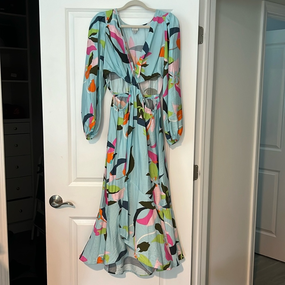 NWOT cutout maxi dress
